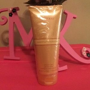 MaryKay Sparkling Honeysuckle Body Wash